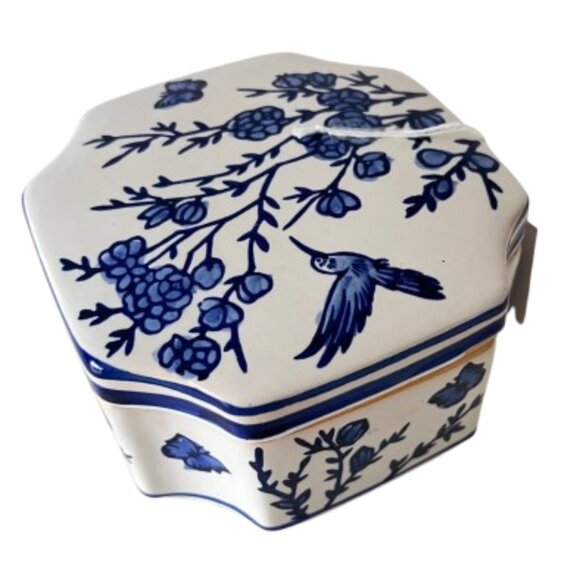 NEW Mikasa Chinoiserie Blue and White Porcelain Trinket Box- Large - Picture 5 of 15